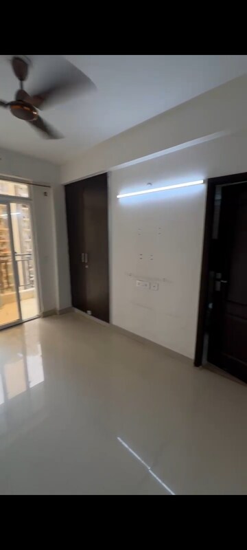 Room in 2 BHK Apartment at Aims Greens Avenue, Sector 4 Greater Noida – for Sale