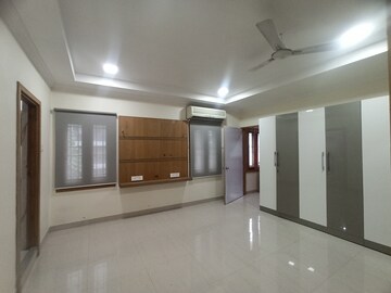 Room in 3 BHK Apartment at Kakatiya Hills, Jubilee Hills – for Rent