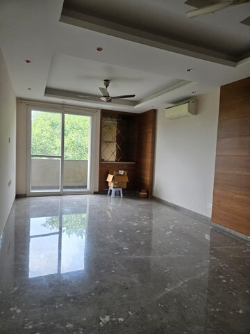 Room in 3 BHK Builder Floor at Greater Kailash ii – for Sale