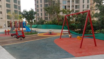 Swimming Pool in 2 BHK Apartment at Kalpataru Parkcity Sunrise D, Kolshet Road – for Rent