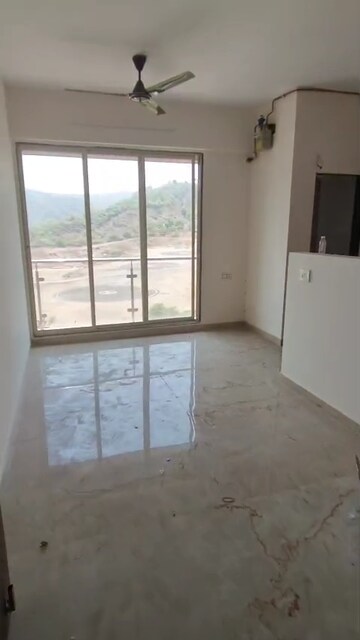 Room in 2 BHK Apartment at Raunak Unnathi Greens, Kasarvadavali – for Rent