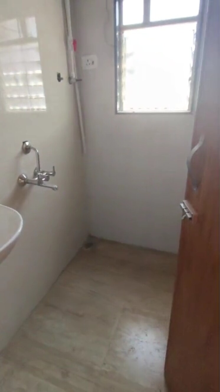 Bathroom, raunak-unnathi-greens 2 Bedroom 687 Sq.Ft. Apartment In Kasarvadavali Thane 9025563