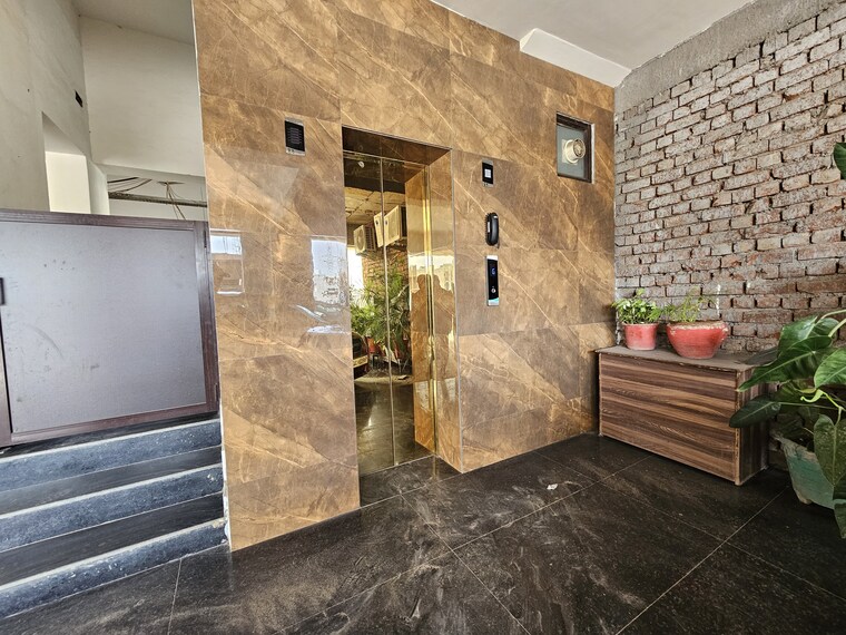 undefined, ambala highway 3 Bedroom 150 Sq.Yd. Apartment In Ambala Highway Zirakpur 9025577