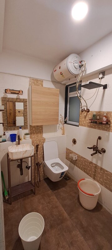 Team Area in 2 BHK Apartment at Jogeshwari West – for Sale