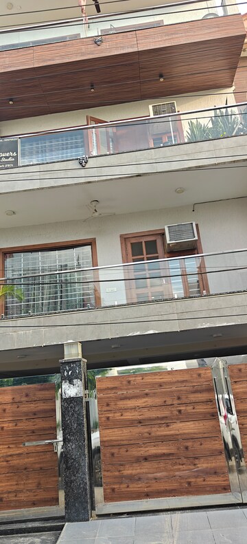 3 BHK Builder Floor For Sale in Sector 2