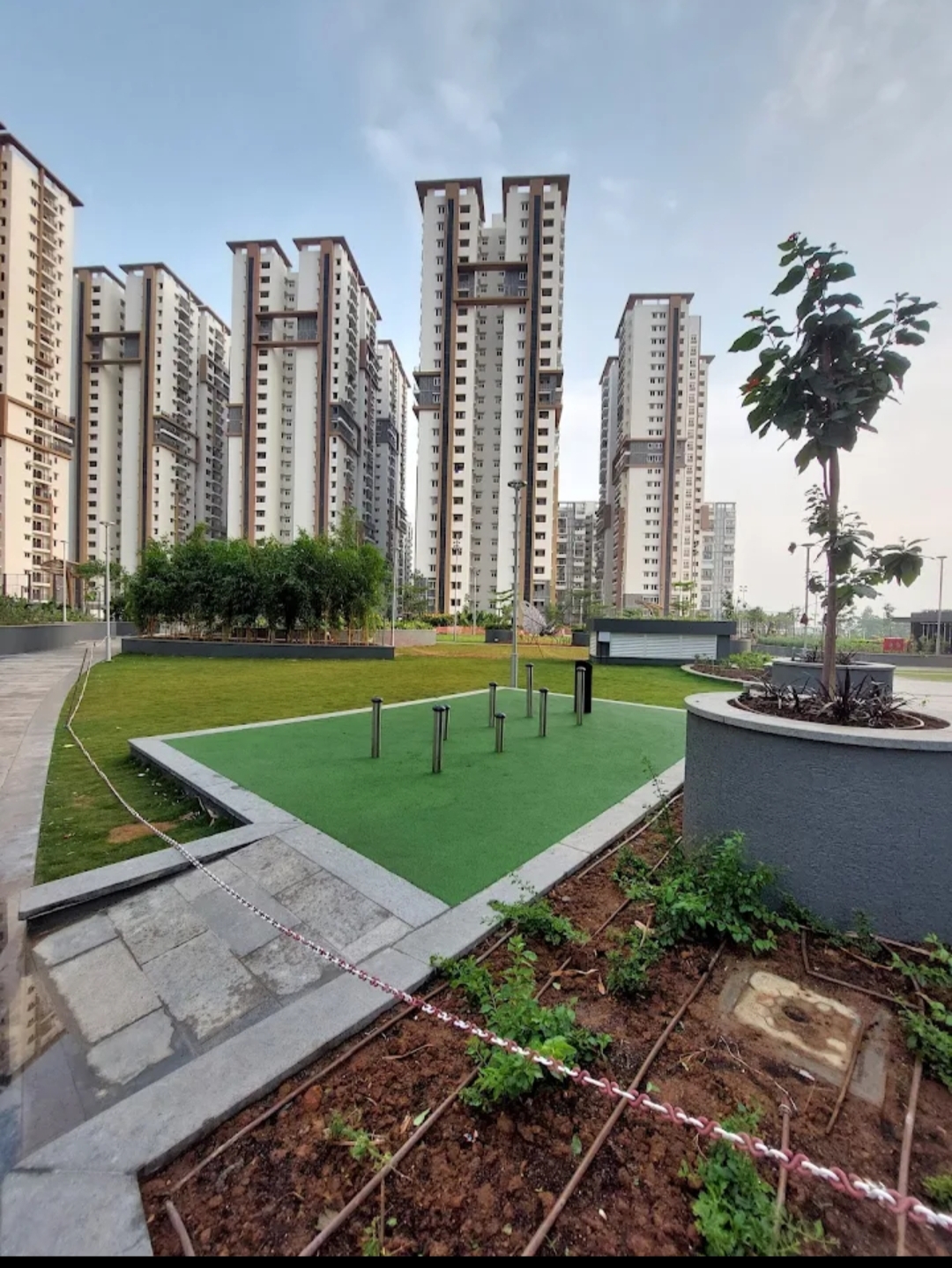 3 BHK + Pooja Room Apartment For Rent in Aparna Sarovar Zenith