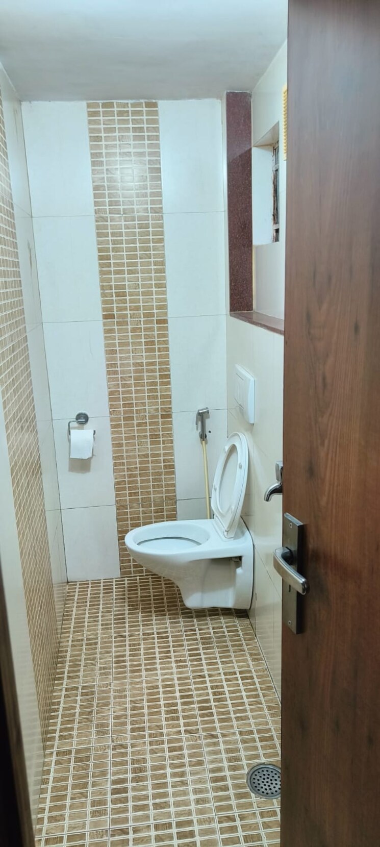 Bathroom, adchini 1.5 Bedroom 500 Sq.Ft. Apartment In Adchini Delhi 9025616