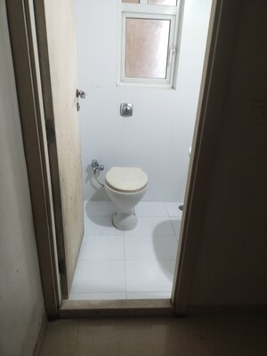 Room in 2 BHK Apartment at K Raheja Vihar, Powai – for Sale