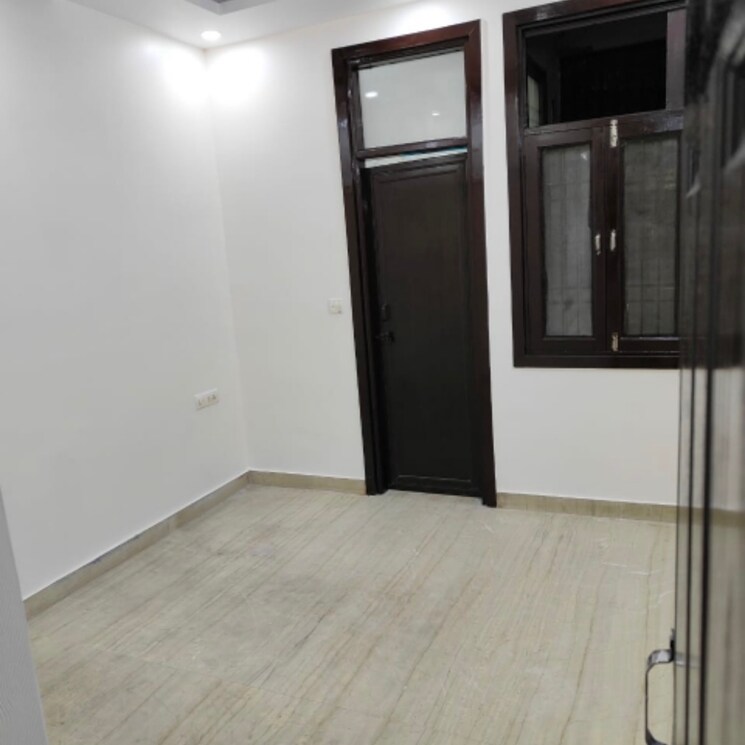 Room, rohini sector 24 3 Bedroom 1100 Sq.Ft. Builder Floor In Rohini Sector 24 Delhi 9025670