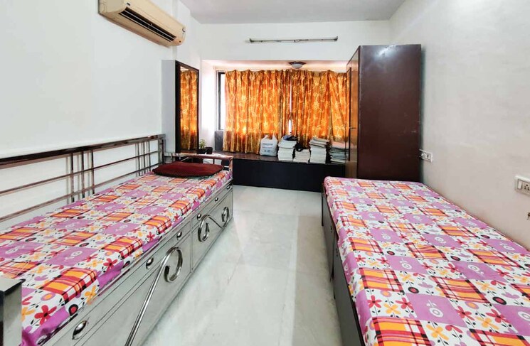Room, kandivali west Pg For Boys In Kandivali West 9025671