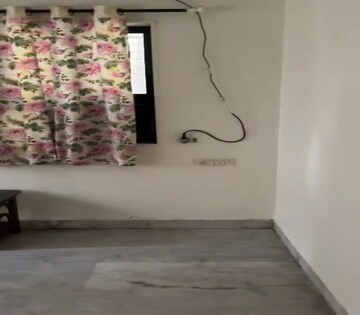 Room in 2 BHK Apartment at Dadar East – for Rent