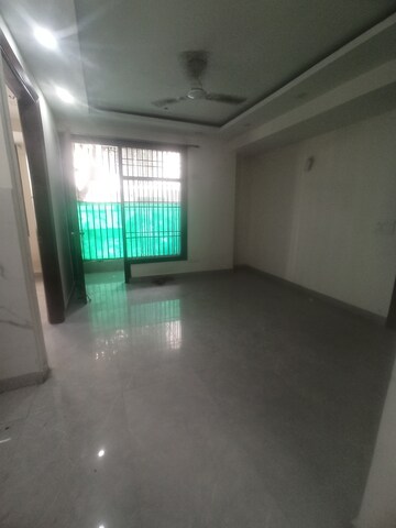 Furnished Amenities in 3 BHK Builder Floor at Saket – for Rent