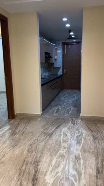 Room in 3 BHK Builder Floor at Sector 43 – for Rent