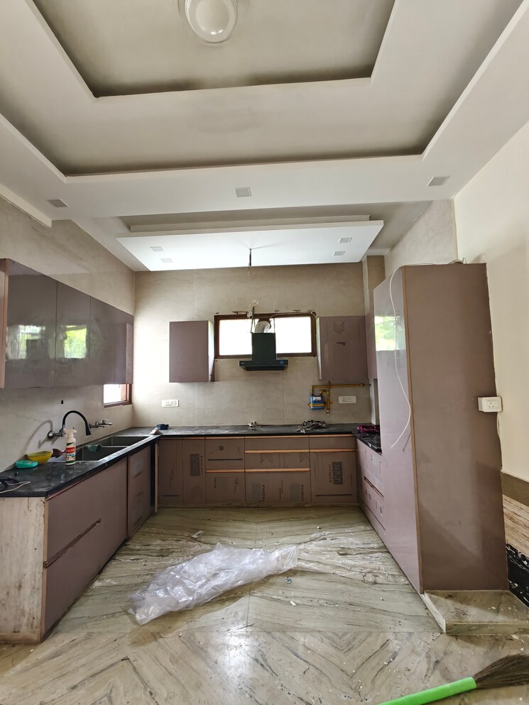 Kitchen, sector 20 3 Bedroom 300 Sq.Mt. Builder Floor In Sector 20 Noida 9025710