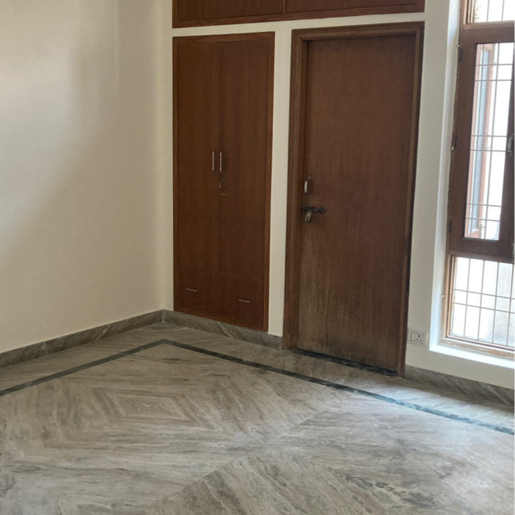 Room, rwa-apartments-sector-41 2 Bedroom 450 Sq.Mt. Independent House In Sector 41 Noida 9025715