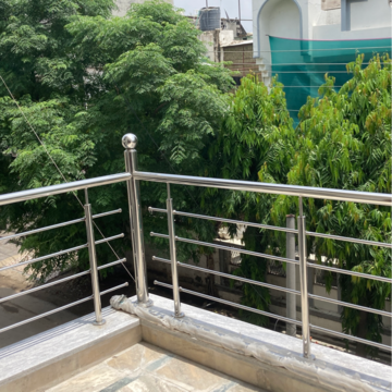 Balcony in 2 BHK Independent House at RWA Apartments Sector 41, Sector 41 – for Rent