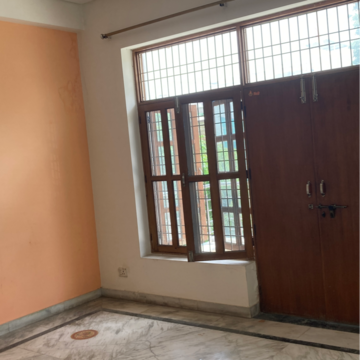 Room in 2 BHK Independent House at RWA Apartments Sector 41, Sector 41 – for Rent