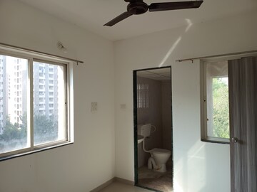 Room in 2 BHK Builder Floor at Xrbia Eiffel City, Chakan – for Rent