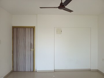 Room in 2 BHK Builder Floor at Xrbia Eiffel City, Chakan – for Rent