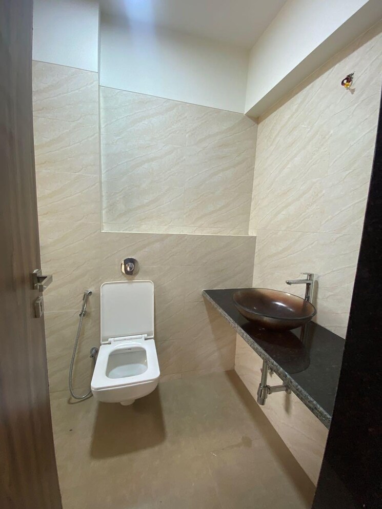 Bathroom, versova-heights 2 Bedroom 730 Sq.Ft. Apartment In Versova Mumbai 9025723