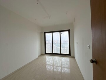 Room in 2 BHK Apartment at Naman Habitat, Andheri West – for Rent