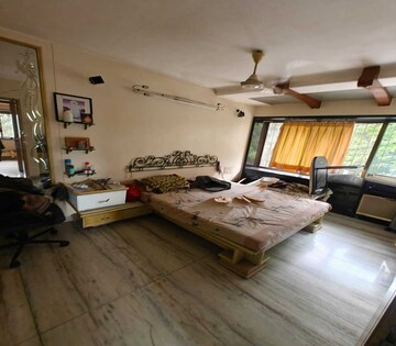 Living Room in 2 BHK Apartment at Dadar East – for Rent