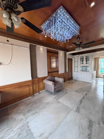 Bedroom in 2 BHK Apartment at Seven Bungalow, Andheri West – for Rent