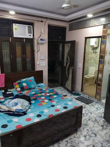Room in 1 RK Builder Floor at Saket – for Rent