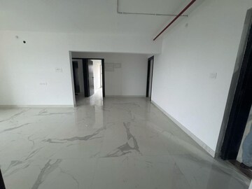 Room in 2 BHK Apartment at Sky Heaven, Versova – for Rent