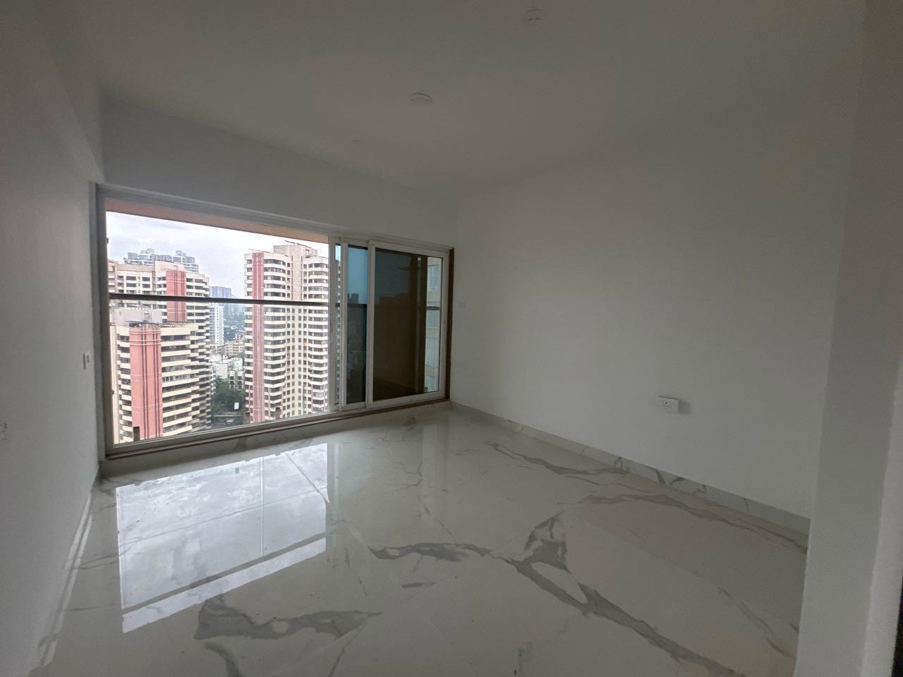 2 BHK + Servant Room 800 Sq.Ft. Apartment in Sky Heaven