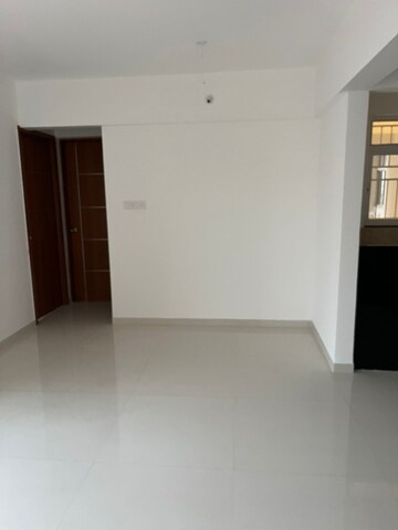 Room in 2 BHK Apartment at NG Vrundavan, Vishrantwadi – for Rent