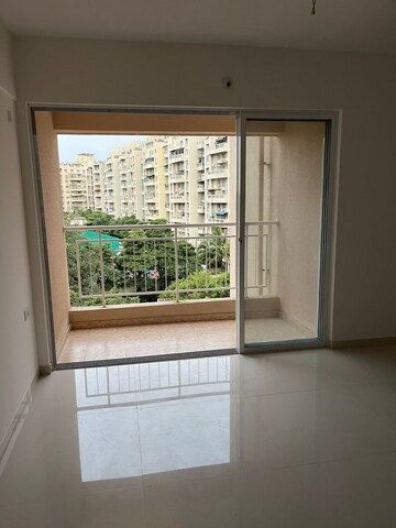 Room in 2 BHK Apartment at NG Vrundavan, Vishrantwadi – for Rent