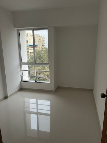 Room in 2 BHK Apartment at NG Vrundavan, Vishrantwadi – for Rent