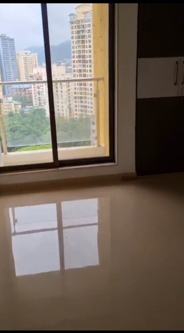Room in 3 BHK Apartment at Cosmos Horizon, Thane West – for Rent