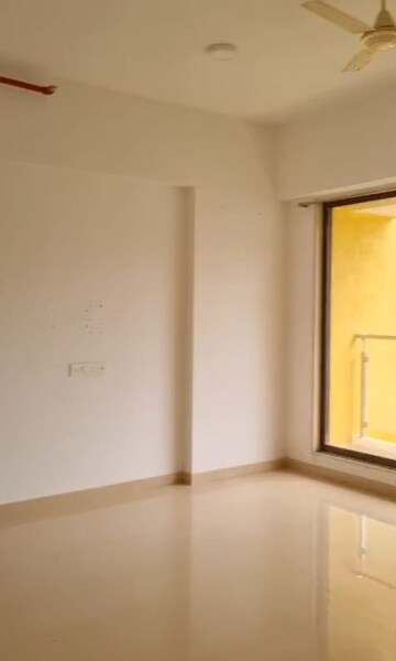 Room in 3 BHK Apartment at Cosmos Horizon, Thane West – for Rent