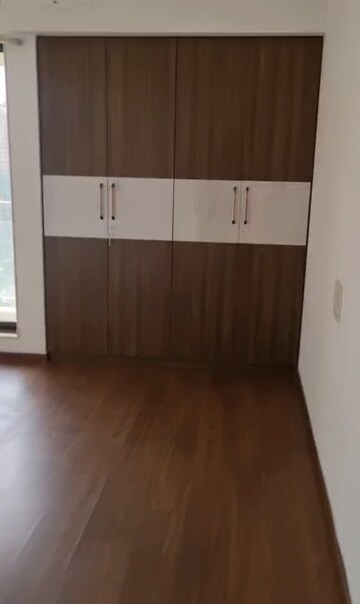 Room in 3 BHK Apartment at Cosmos Horizon, Thane West – for Rent
