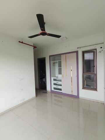 2 BHK Apartment For Rent in Kalpataru Paramount, Kapur Bawdi