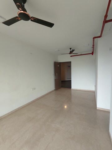 Room in 2 BHK Apartment at Kalpataru Paramount D, Kapur Bawdi – for Rent