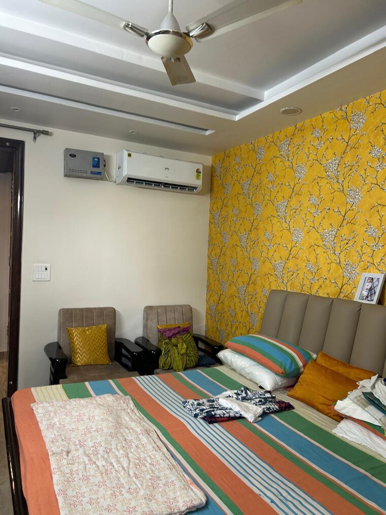 Living Room, bptp-park-81 3 Bedroom 250 Sq.Yd. Builder Floor In Sector 81 Faridabad 9025841