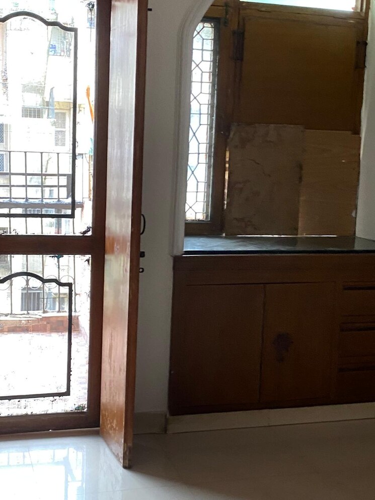 Room, mayur vihar phase 1 extension 3.5 Bedroom 1350 Sq.Ft. Apartment In Mayur Vihar Phase 1 Extension Delhi 9025859