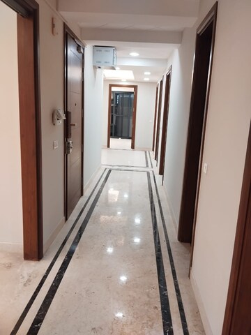 Building Lobby in 4 BHK Builder Floor at Boutique Residential Apartments C-1 9, Hauz Khas Enclave – for Rent