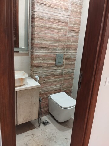 Bathroom in 4 BHK Builder Floor at Boutique Residential Apartments C-1 9, Hauz Khas Enclave – for Rent