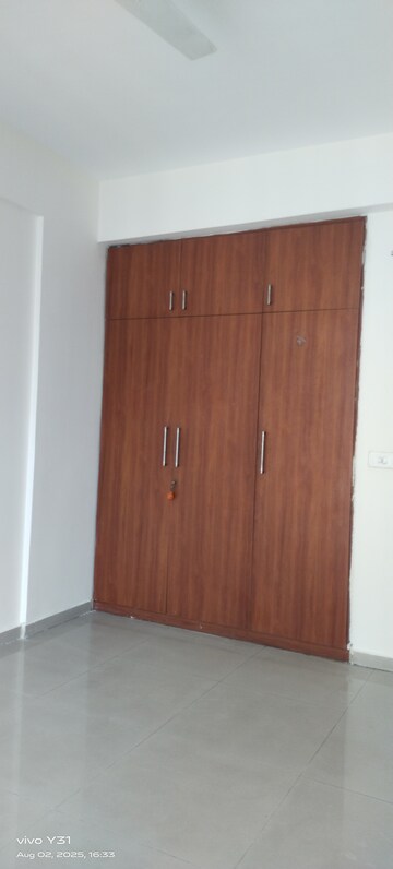 Furnished Amenities in 3 BHK Apartment at Sam Palm Olympia, Sector 16c Greater Noida – for Rent