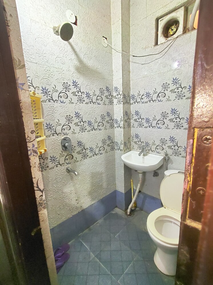 Bathroom, ss-100 1 RK 212 Sq.Ft. Builder Floor In Sector 49 Gurgaon 9025886