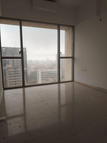 Room in 2 BHK Apartment at Dn Nagar – for Rent