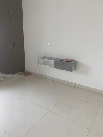 Room in 3.5 BHK Apartment at Prestige Tranquil, Kokapet – for Rent