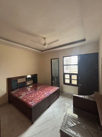 Bedroom in 1 BHK Apartment at Sector 115 – for Rent