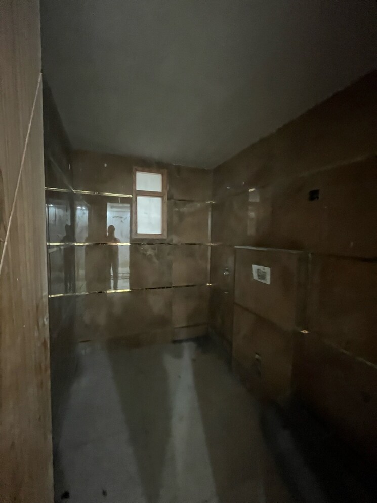 Bathroom, nidhi-exclusive-floors 4 Bedroom 1590 Sq.Ft. Apartment In Mehrauli Delhi 9025927