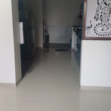 Room in 3 BHK Apartment at Kamaxi Heights, VadodarA-Halol Highway – for Rent