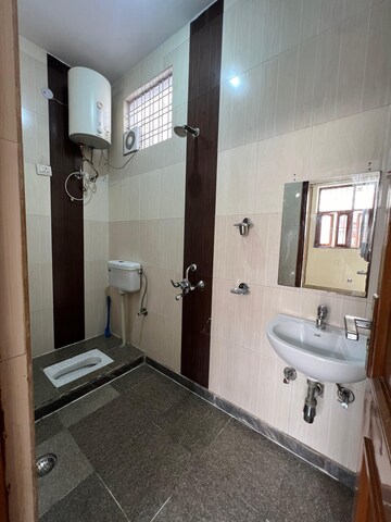 Bathroom in 2 BHK Builder Floor at Spazedge, Sector 47 – for Rent